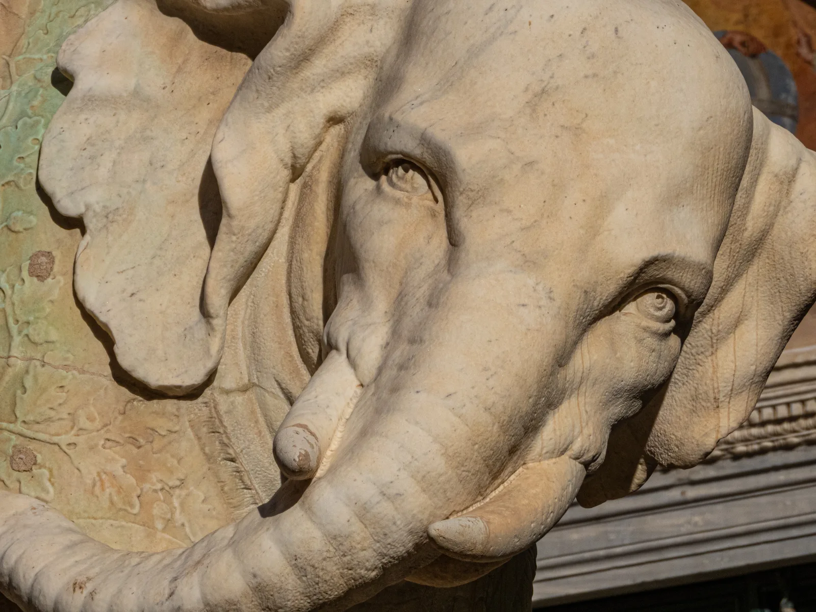 Fountains, illusions and the house of the Gods — Piazza della Minerva (Elefante de Bernini)